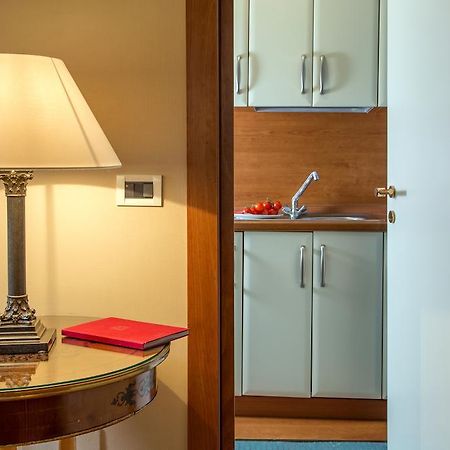 Astrid Roma Suites Bagian luar foto