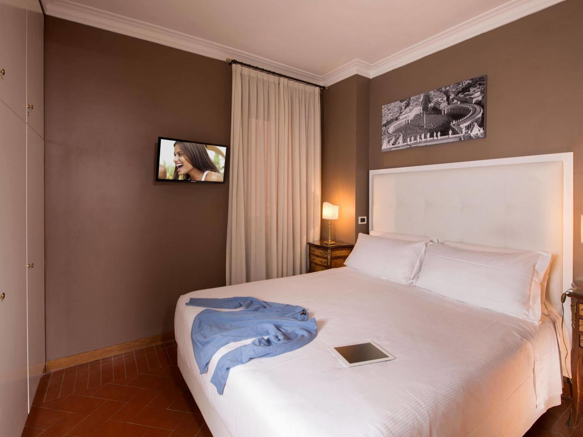 Astrid Roma Suites Bagian luar foto